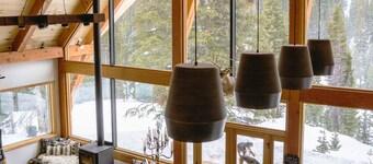 Tranquil 4-bedroom lodge in Front Royal with AC, WiFi