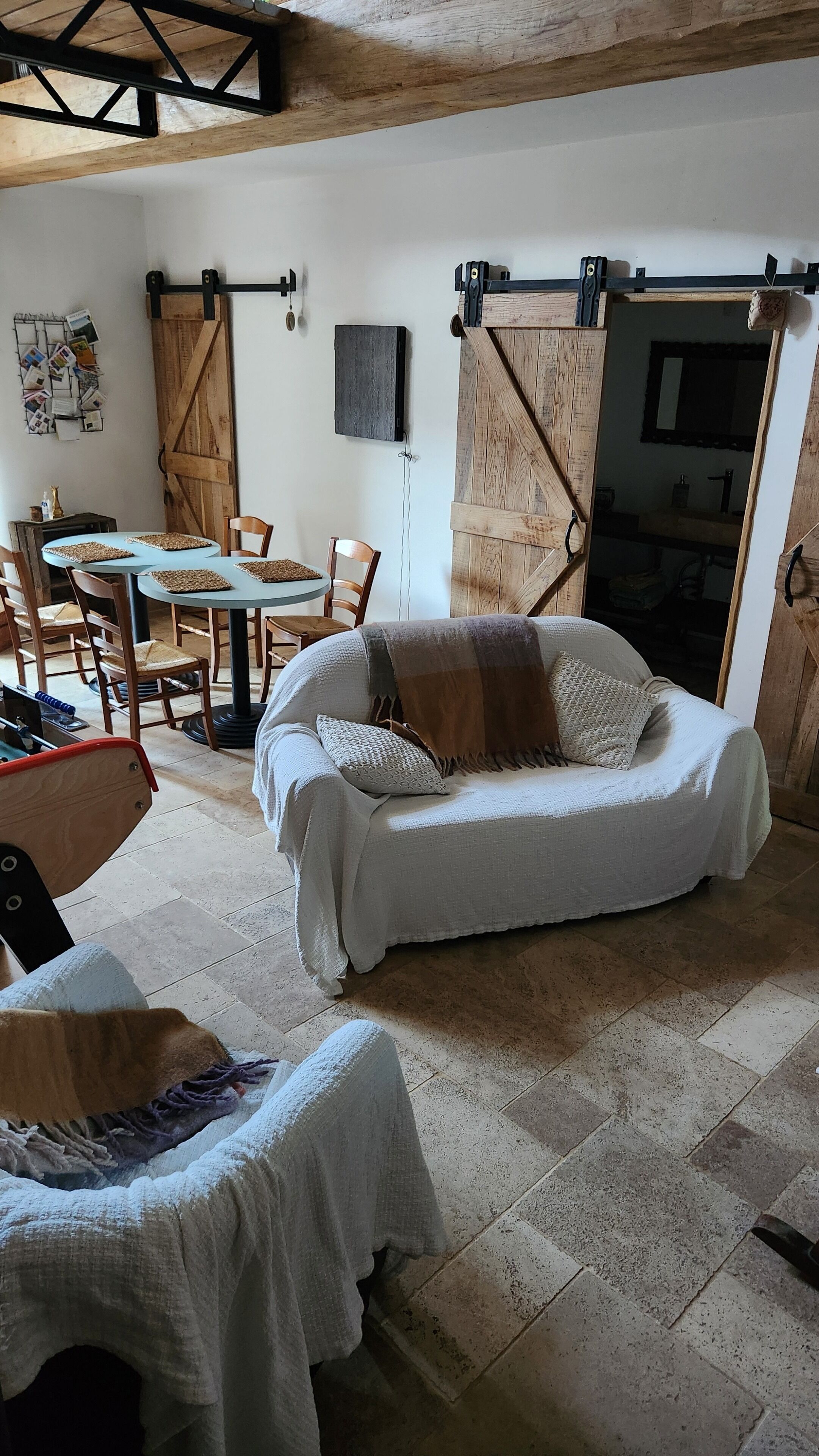 TV, fireplace, foosball, books