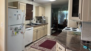 茶具/咖啡用具、冰箱、微波炉、烤箱