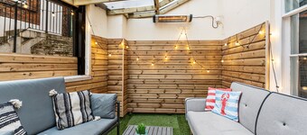 Stunning Central Whitby Abode - Garden Terrace