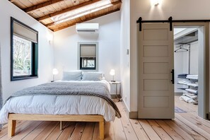 2 habitaciones, tabla de planchar con plancha, wifi y ropa de cama 