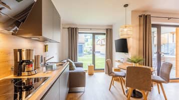 Studio mit Balkon | 2 Schlafzimmer, kostenloses WLAN