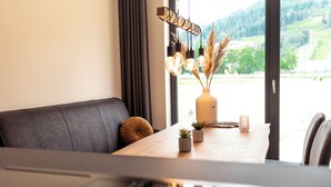 Superior Ferienwohnung mit 2 Schlafzimmern & IR-Sauna | Wi-Fi ฟรี