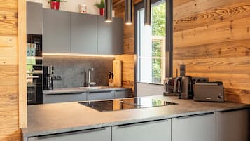 4 bedrooms, free WiFi, bed sheets