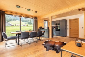 Chalet mit 4 Schlafzimmern und Sauna | 4 chambres, accès au Wi-Fi (inclus), literie fournie
