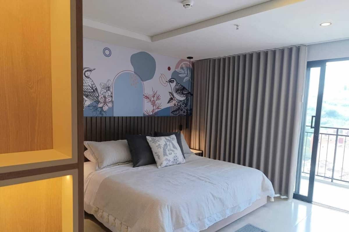 Camera Grand, 1 letto king con divano letto, balcone, vista parco (Sky Suite) | Biancheria da letto di alta qualità