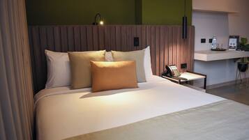 Graffiti Suite | Premium bedding, free minibar items, in-room safe, desk