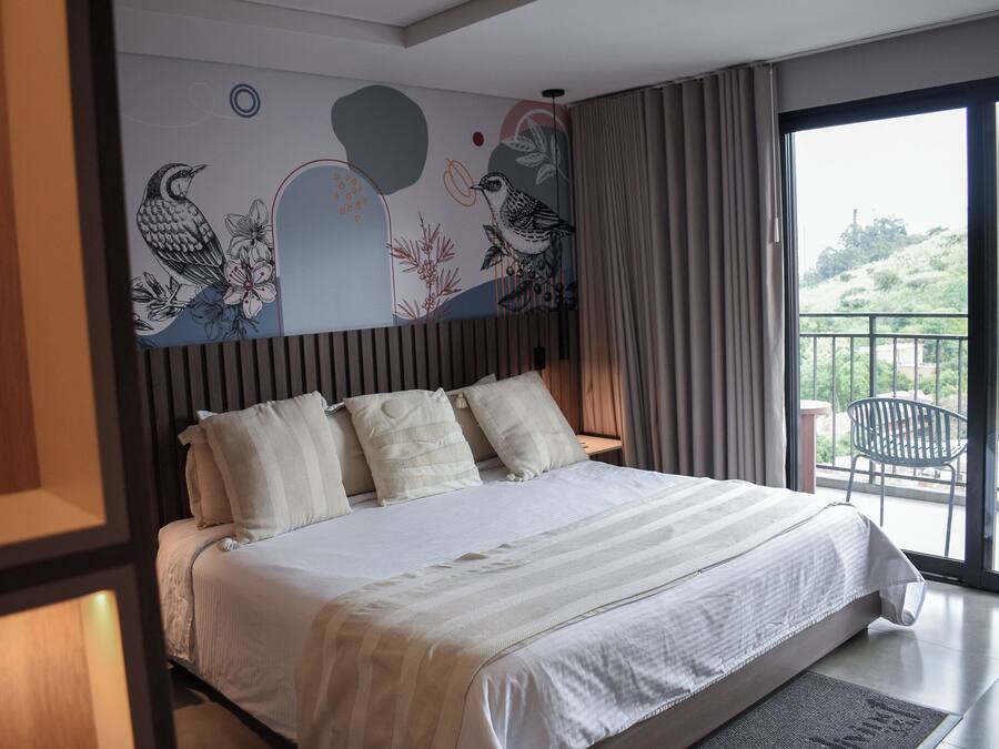 Ropa de cama de alta calidad y artículos del minibar gratis