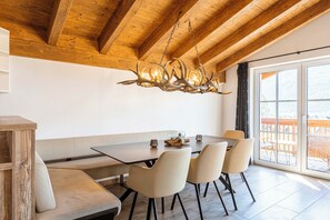 Superior Ferienhaus # 4B mit Sauna - Tauernlodges Uttendorf by ALPS RESORTS (Uttendorf)