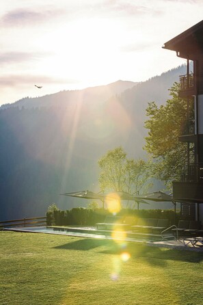 Infinity pool - Hideaway Dachstein West by ALPS RESORTS (Sankt Martin am Tennengebirge)