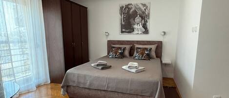 1 bedroom, WiFi, bed sheets