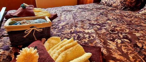 3 bedrooms, iron/ironing board, free WiFi, bed sheets