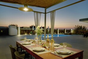 Outdoor dining - New Villa w/Pool, BBQ & Ping Pong, 1km from beach (Rethymno)