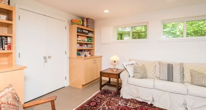 Stunning Mid-Century Gem Near Campus and Gardens