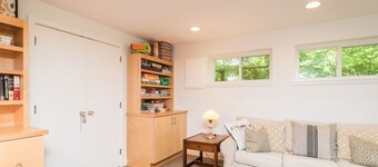 Stunning Mid-Century Gem Near Campus and Gardens