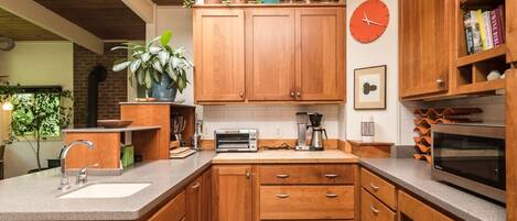 Dishwasher, coffee/tea maker