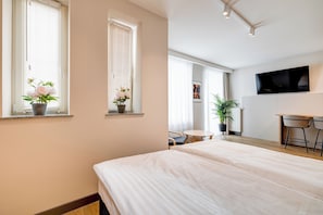 Estudi en suite, balcó, vistes al pati | Vista del pati
