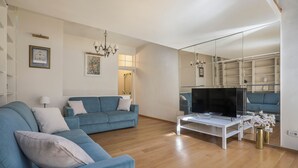 Unclassified image, 5 of 25, button - Florentine Gem Apartment (Florence)
