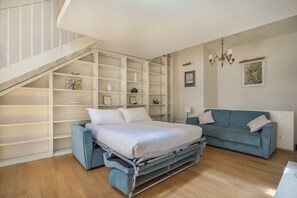 Classic Apartment | Living area - Florentine Gem Apartment (Florence)