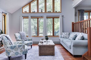 Smart-TV, Kamin, Videospiele