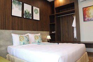 10 bedrooms, WiFi, bed sheets