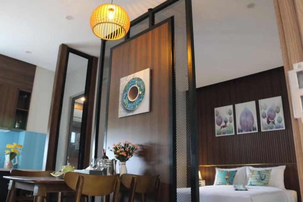 10 室のベッドルーム、WiFi、ベッドシーツ