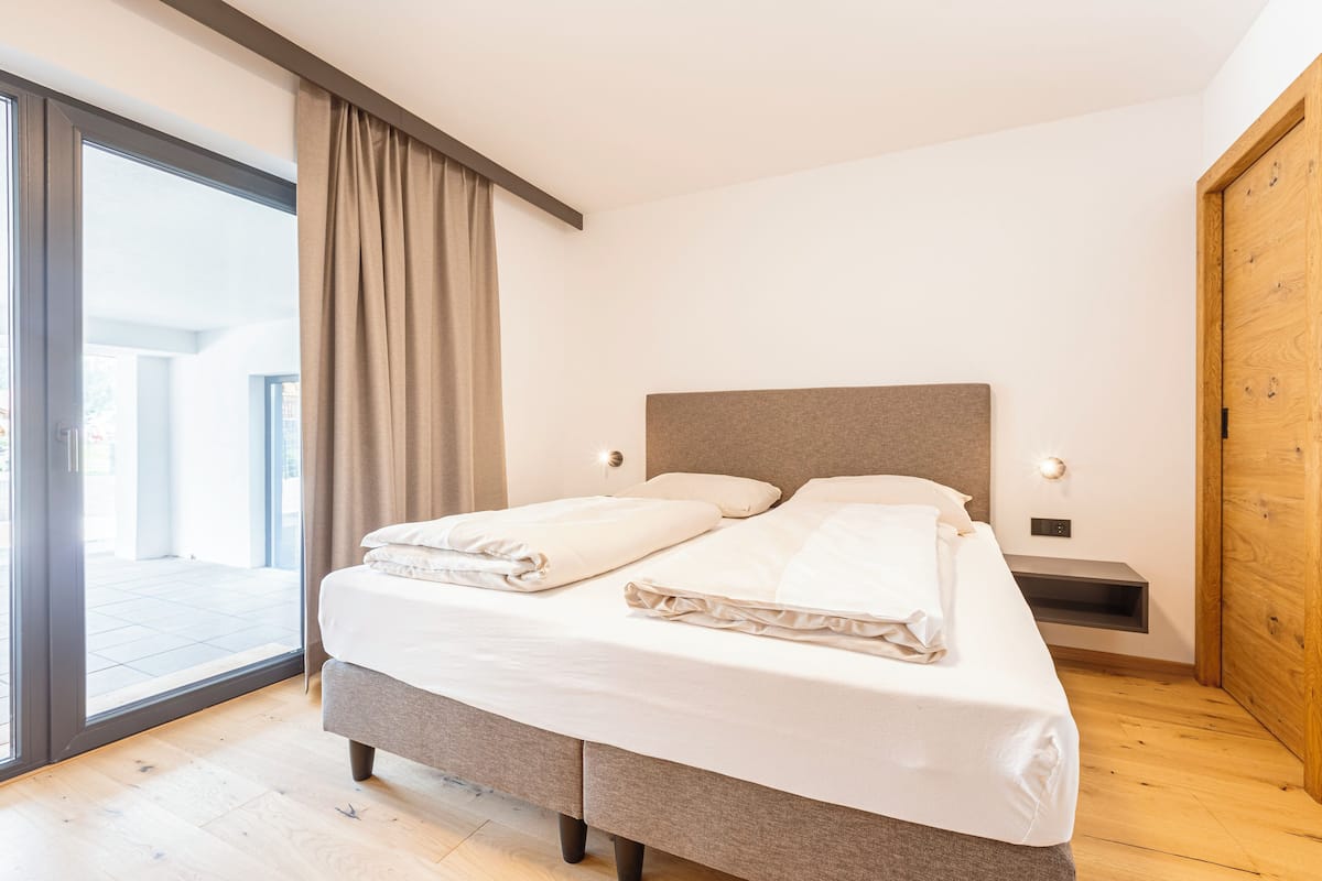Ferienwohnung mit 2 Schlafzimmern für 5 Personen | 유아용 침대, 무료 WiFi, 침대 시트