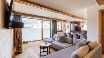 Ferienwohnung mit 3 Schlafzimmern für 6 Personen | Living area | Flat-screen TV