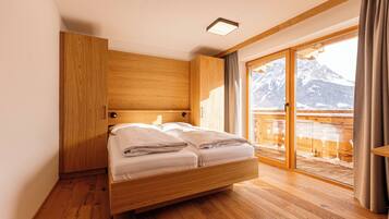 Superior Ferienwohnung mit 2 Schlafzimmer für 4 Personen | 3 bedrooms, cribs/infant beds, free WiFi, bed sheets