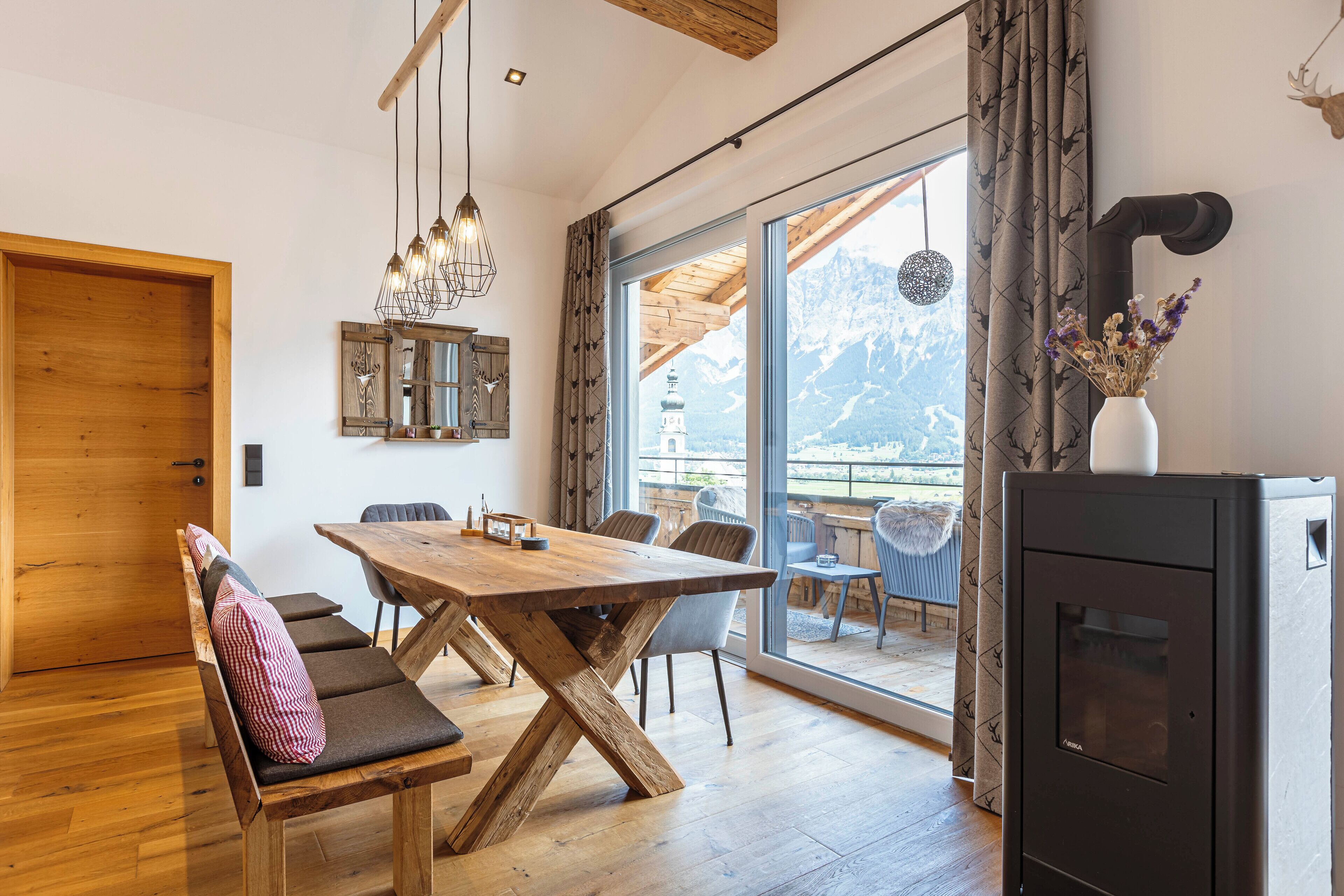 Penthouse mit 2 Schlafzimmern für 5 Personen | Barnesenger, wi-fi (inkludert) og sengetøy
