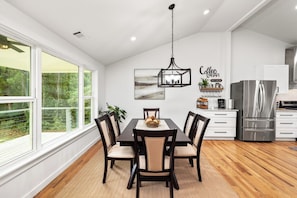 Dining - Charming Countryside House (Dacula)