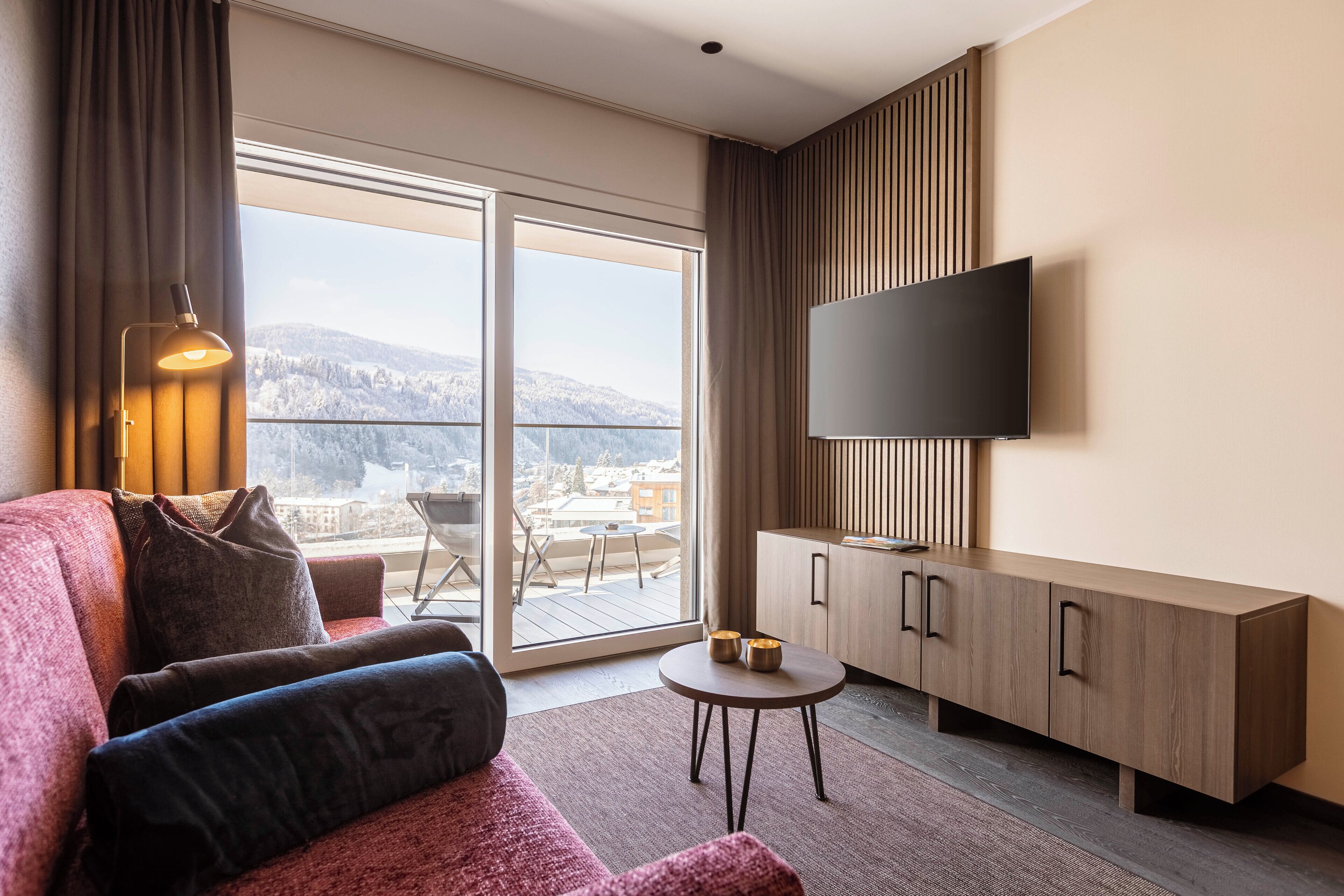 Ferienwohnung mit 1 Schlafzimmer | Living area | 50-inch flat-screen TV with satellite channels