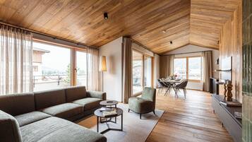 Premium Penthouse mit 3 Schlafzimmer und Infrarot-Sauna | Living area