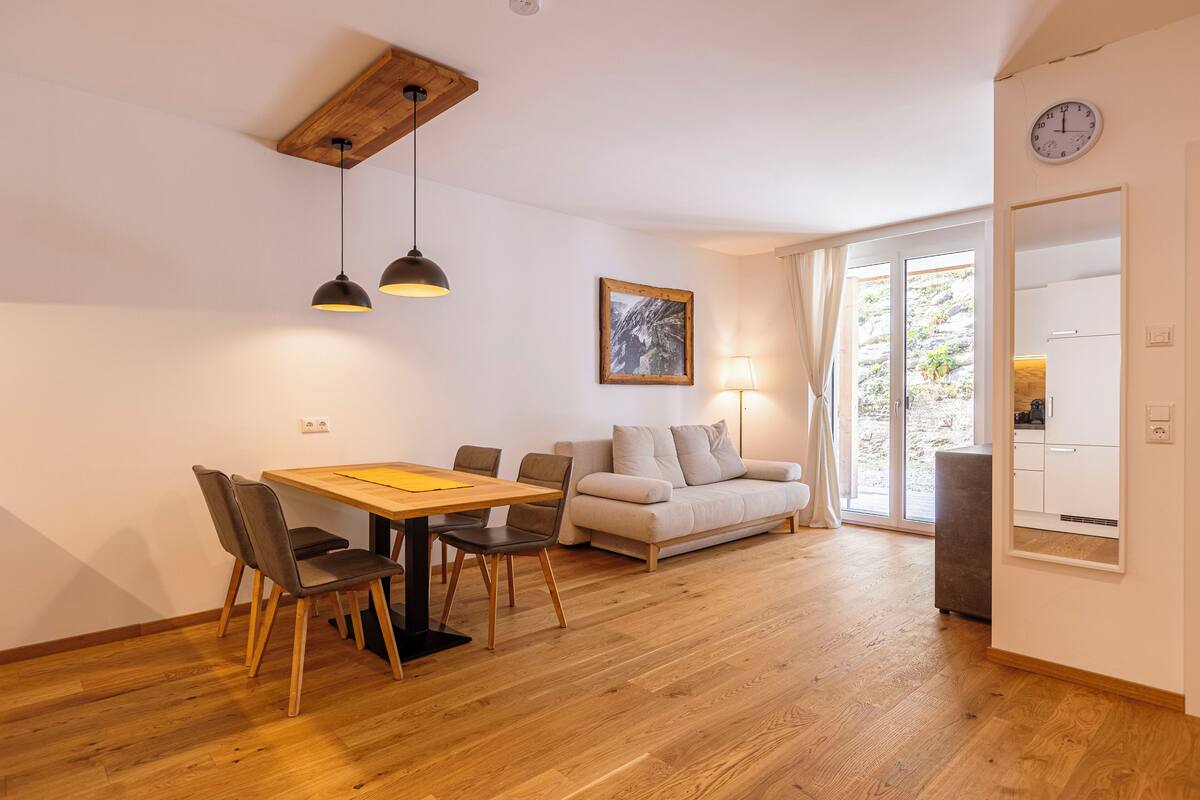 Ferienwohnung für bis zu 2 Erwachsene und 2 Kinder | 嬰兒床 (收費)、免費 Wi-Fi、床單