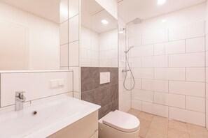 Ferienwohnung für bis zu 2 Erwachsene und 2 Kinder | Banyo | Duş, havlu, tuvalet kâğıdı