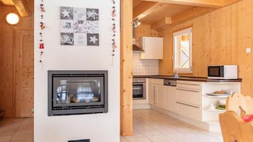 Ferienhaus # 140 mit 4 Schlafzimmern & Sauna | Eigene Küche | Kühlschrank, Herdplatte, Geschirrspüler