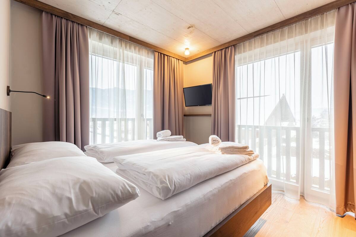 Premium Ferienwohnung mit Sauna & Balkon | Lydisolert, barnesenger, wi-fi (inkludert) og sengetøy