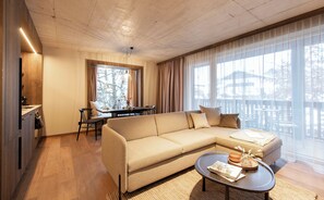 Premium Ferienwohnung mit Sauna & Balkon | Living area | Flat-screen TV - Villa Liesl by ALPS RESORTS (Haus im Ennstal)