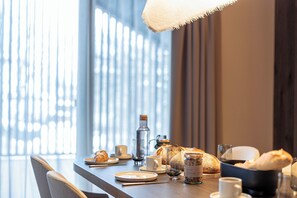 Premium Penthouse mit Sauna | Opholdsområde | Fladskærms-tv