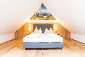 In-room safe, free WiFi