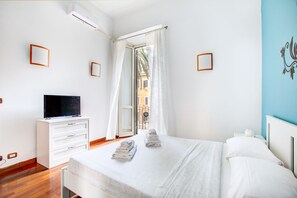 3 bedrooms, iron/ironing board, travel cot, free WiFi