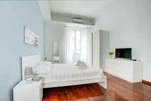 3 chambres, fer et planche à repasser, lit parapluie, Wi-Fi gratuit