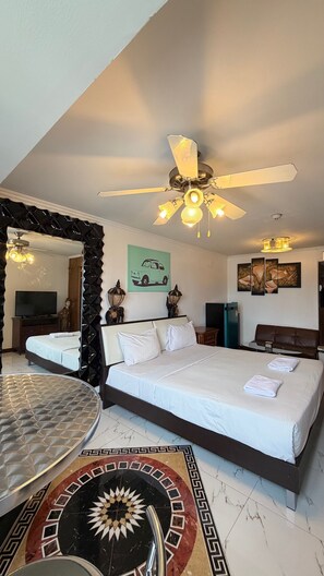 Studio – classic | Safe på rommet, skrivebord, strykejern/-brett og wi-fi (inkludert)