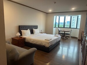 Basic Studio - Direct Rooms at Omni Complex Nana (Bangkok)