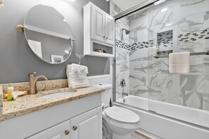 Shower, hair dryer, towels - A Place at the Beach III 9520-2B Summer Escape at Myrtle Beach Ocean View Condo (Myrtle Beach)