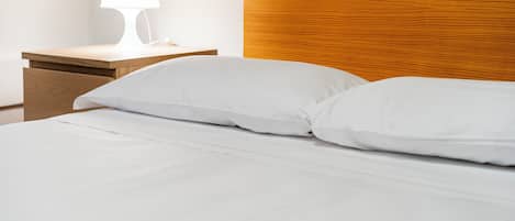 1 chambre, fer et planche à repasser, Wi-Fi gratuit, draps fournis