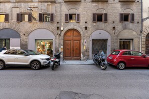 Exterior - Maggio 54 - Three Bedroom Apartment, Sleeps 6 (Florence)