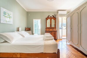 3 bedrooms, iron/ironing board, free WiFi, bed sheets - Maggio 54 - Three Bedroom Apartment, Sleeps 6 (Florence)