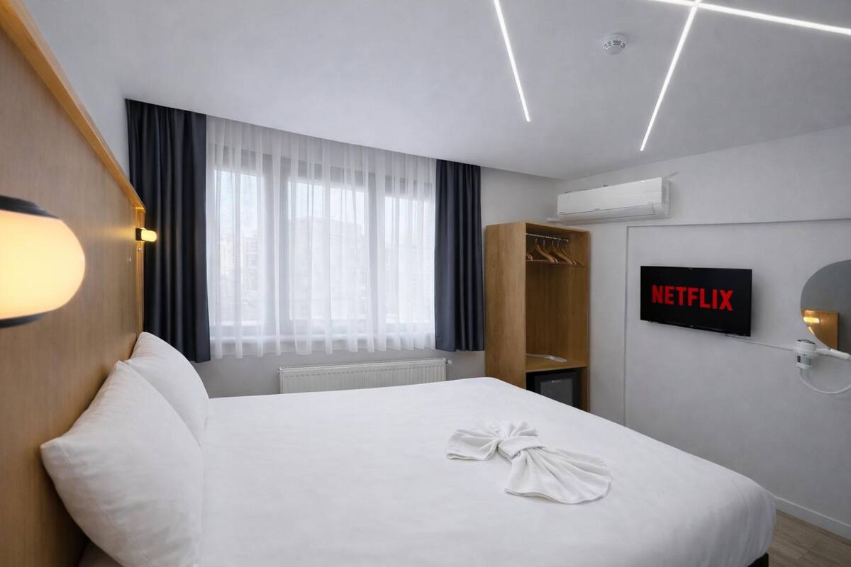 Classic Double Room, City View | Egyptian cotton sheets, premium bedding, Tempur-Pedic beds, minibar