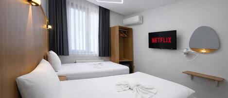 Classic-Zweibettzimmer, 2 Einzelbetten, mit Bad, Stadtblick | Flur